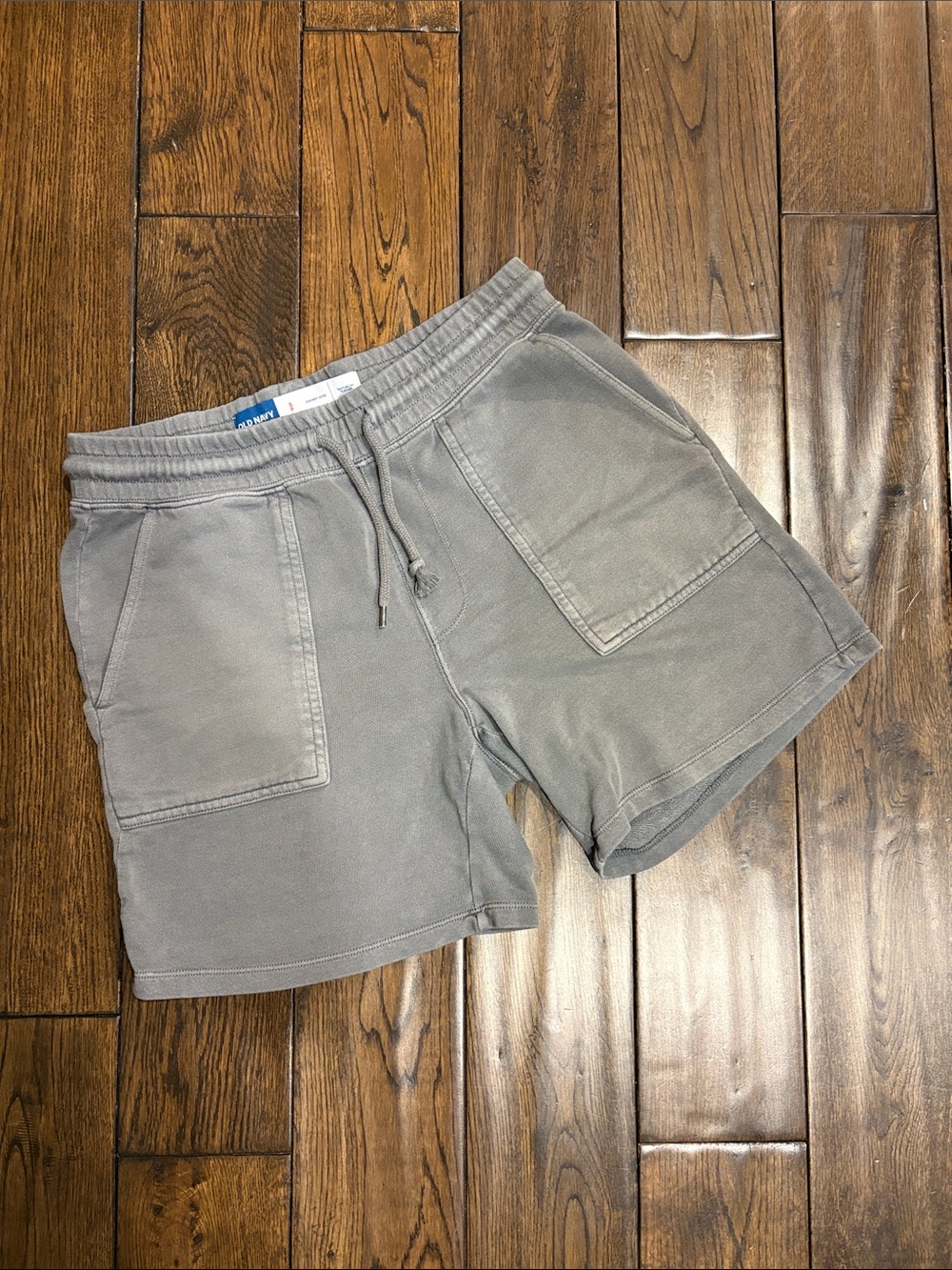 Old Navy Men's Gray Drawstring Patch-Pocket Athletic Shorts
